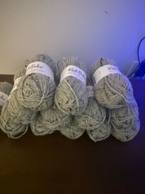 Set of 12 Knit Picks Wool of the Andes tweed (Down Heather)